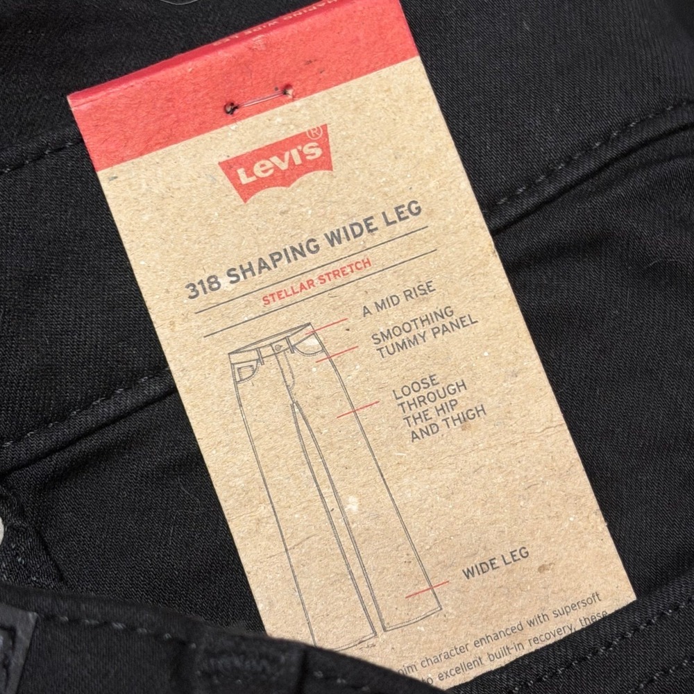 NWT Levi's 318 Shaping Wide Leg Jeans Black Tummy Control Mid Rise 33x32 - Picture 6 of 9